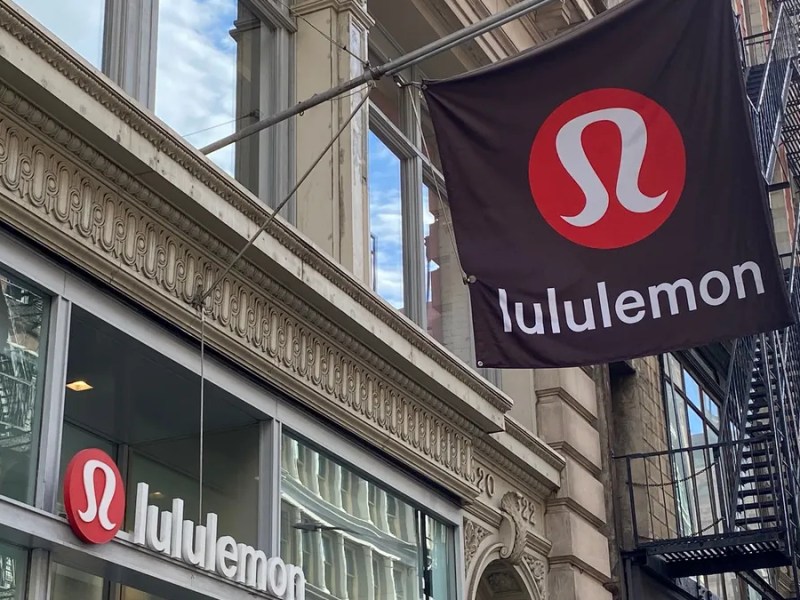 Lululemon變得好陌生，跌落神壇？